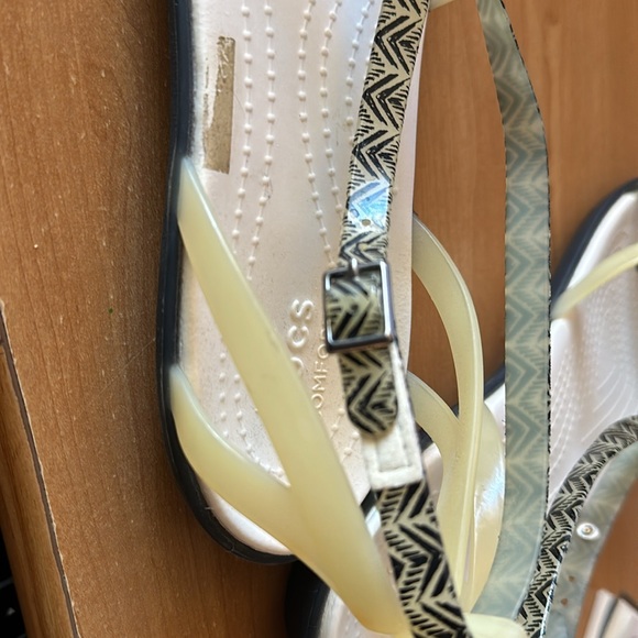 crocs Limited Edition Drew Barrymore Chevron Collection by Crocs, Size 9. - Picture 5 of 7